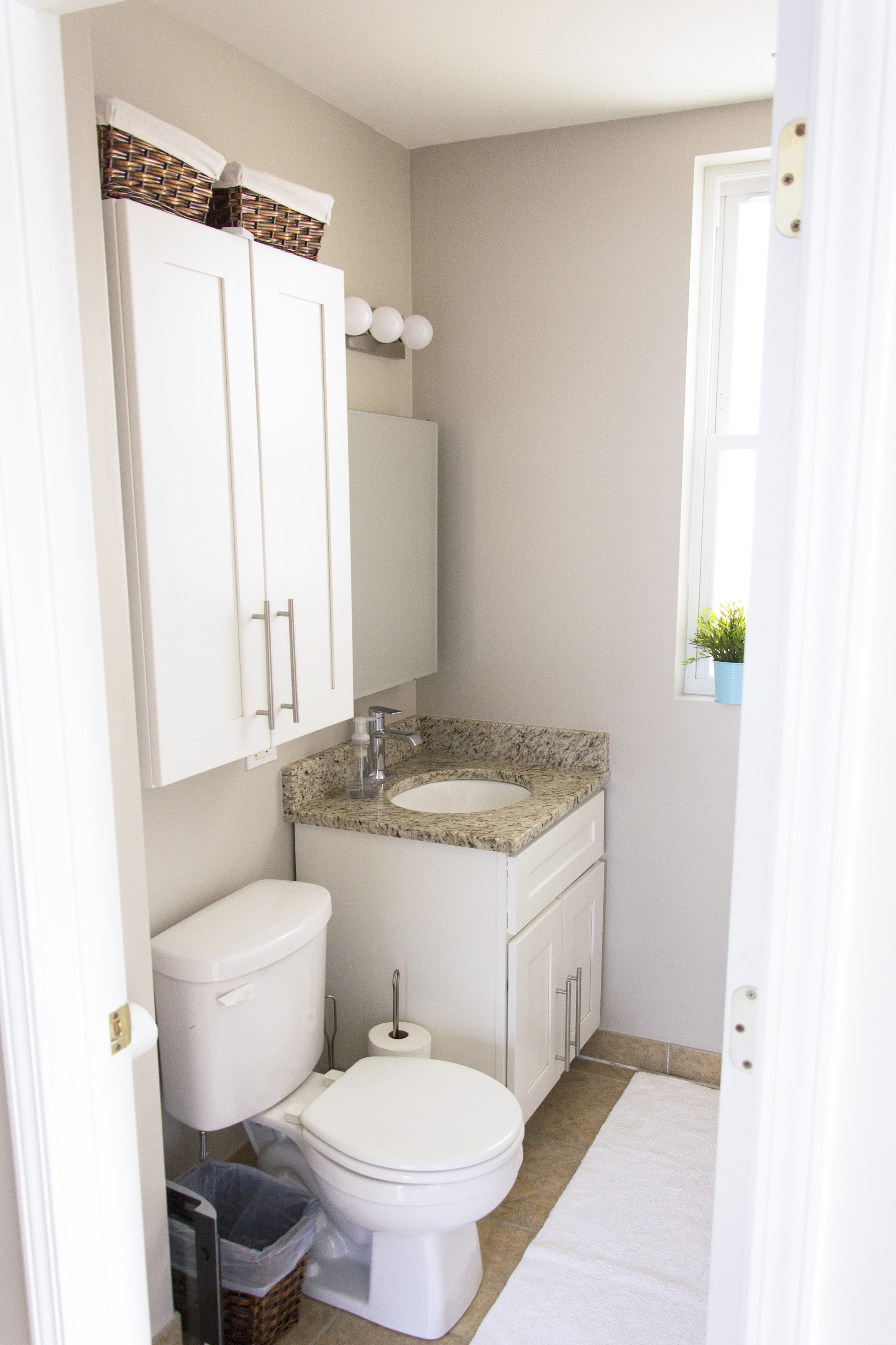  White Dove OC-17 by Benjamin Moore, Revere Pewter HC-172 by Benjamin Moore, Grey Cloud 2126-60 by Benjamin Moore 