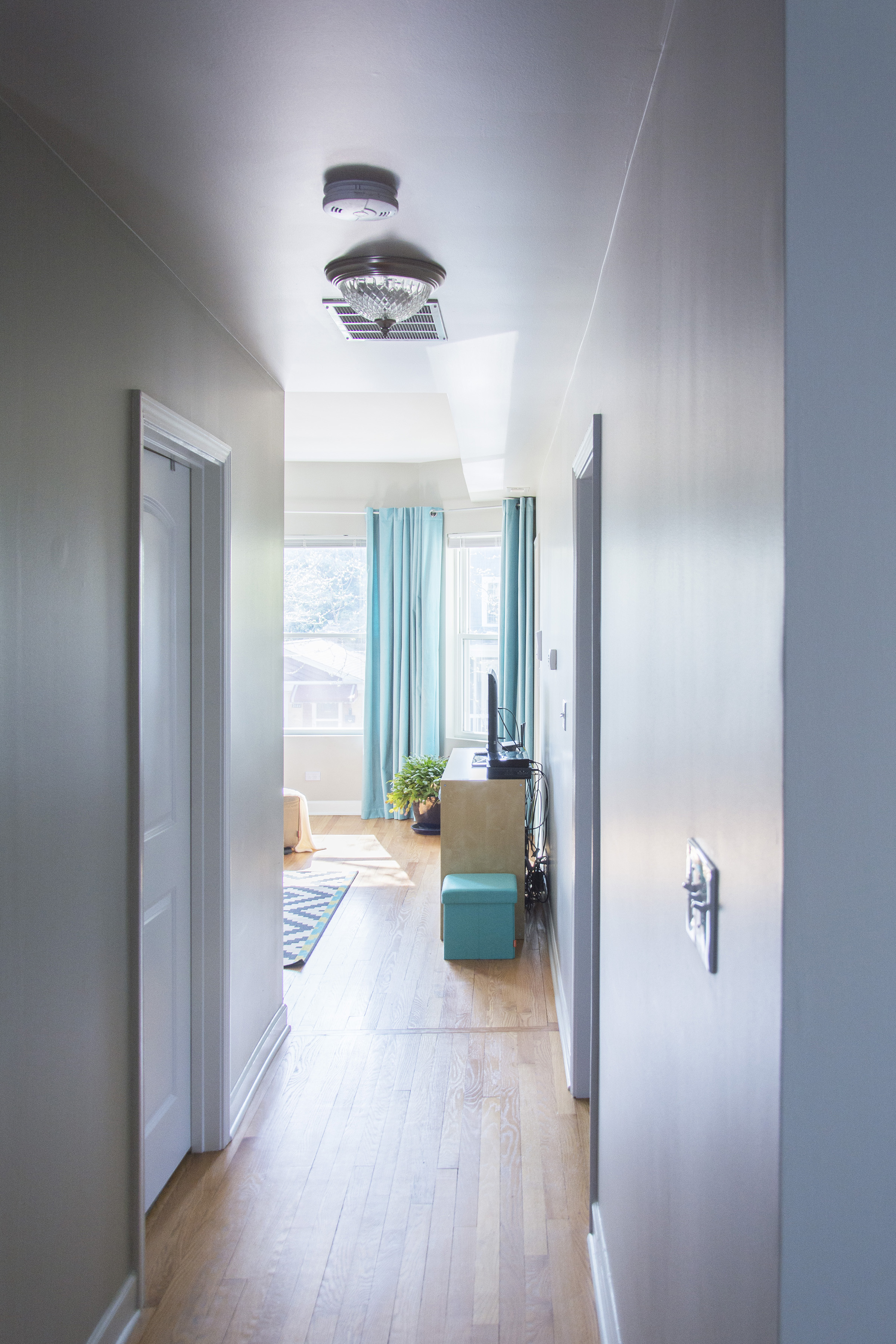  White Dove OC-17 by Benjamin Moore, Revere Pewter HC-172 by Benjamin Moore, Grey Cloud 2126-60 by Benjamin Moore 