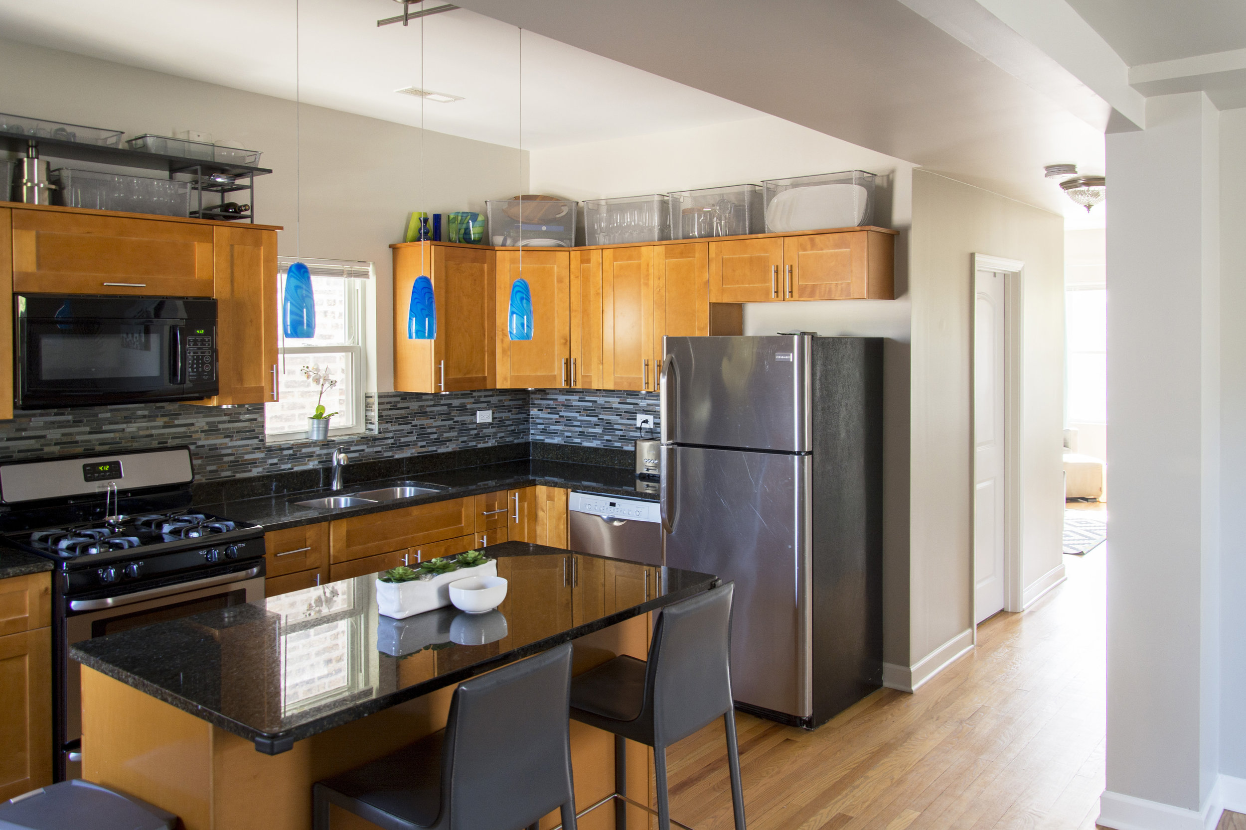  White Dove OC-17 by Benjamin Moore, Revere Pewter HC-172 by Benjamin Moore, Grey Cloud 2126-60 by Benjamin Moore 