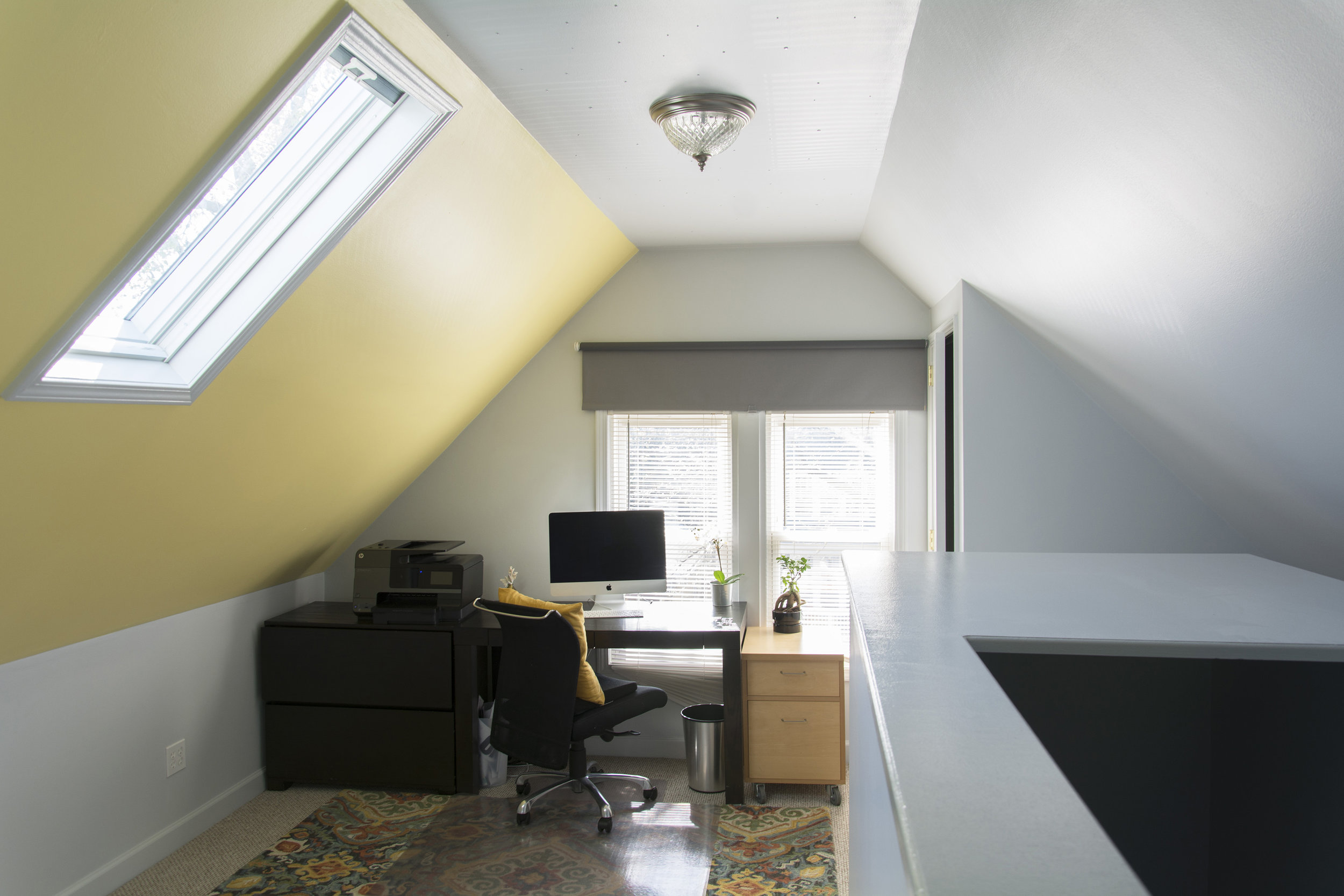  White Dove OC-17 by Benjamin Moore, Revere Pewter HC-172 by Benjamin Moore, Grey Cloud 2126-60 by Benjamin Moore 